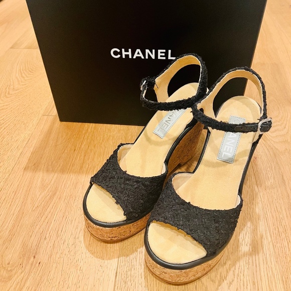 CHANEL 2023 Black Tweed Sandal - Picture 1 of 9